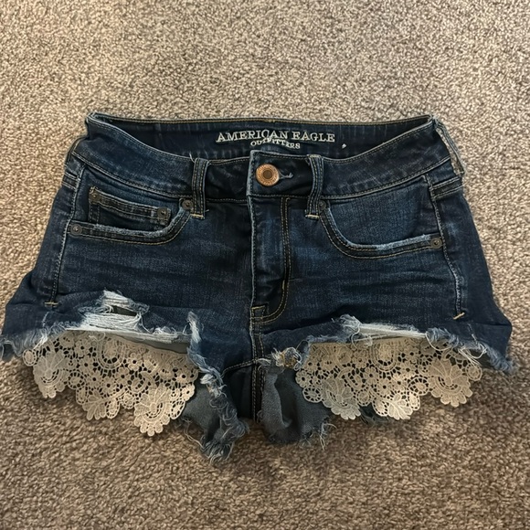 Size 2 American eagle super stress jean shorts - Picture 1 of 5